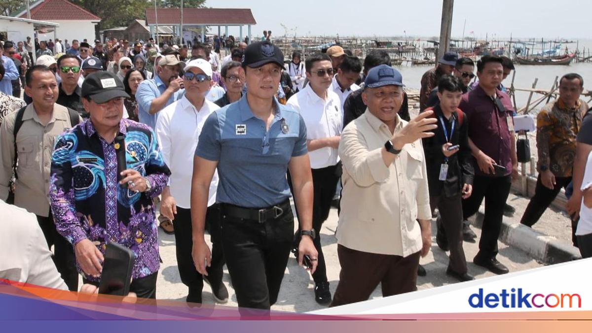AHY Inspects Tanjung Kait Fishermen's Village, Emphasises Coastal Infrastructure