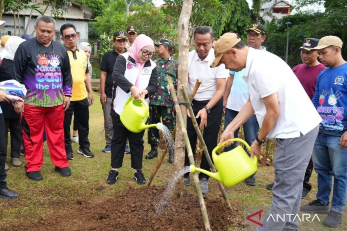 East Jakarta City Government Beautifies Green Lanes at Three Strategic Points