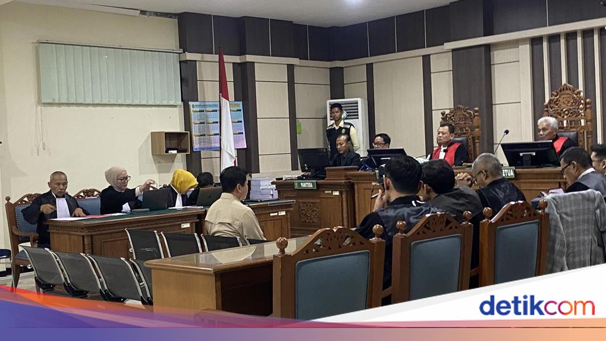Sritex Boss Iwan Lukminto Sentenced to 14 Years in Prison in Credit Corruption Case