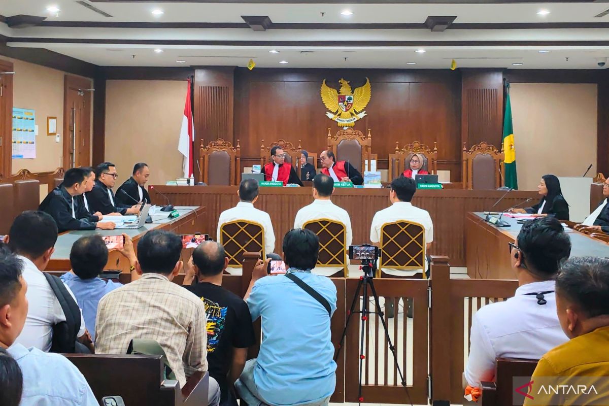 Owner of Blueray Cargo Charged with Rp63.15 Billion Bribery of Customs Officials