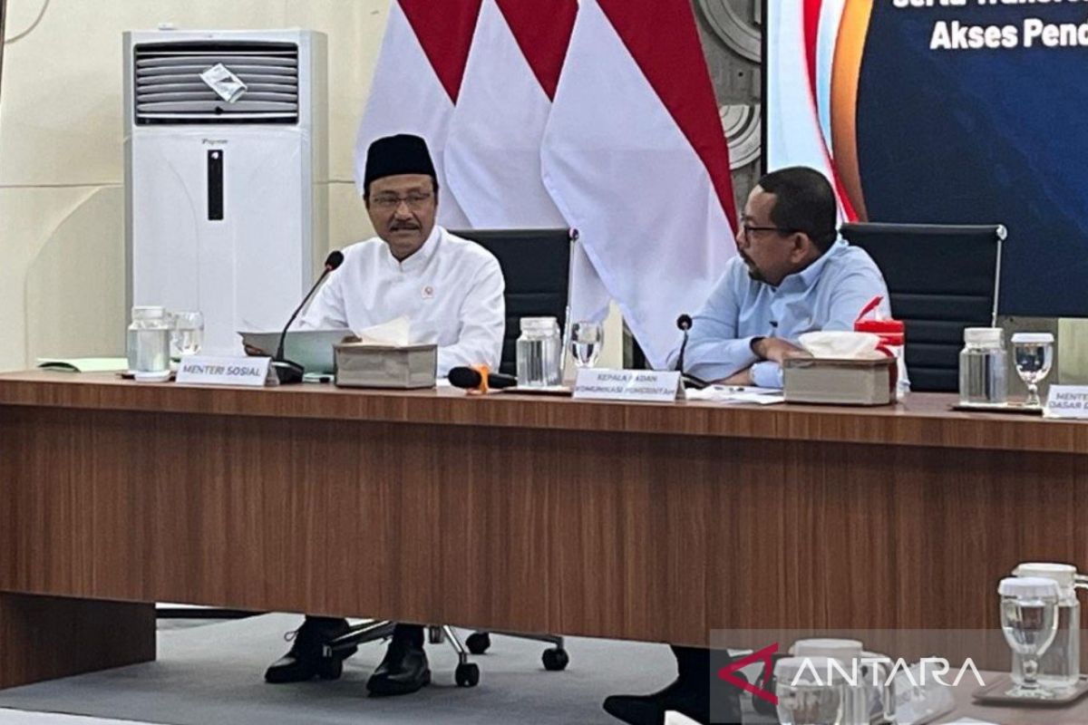 Social Minister Explains Challenges in Building People's Schools in Temanggung and Wonosobo