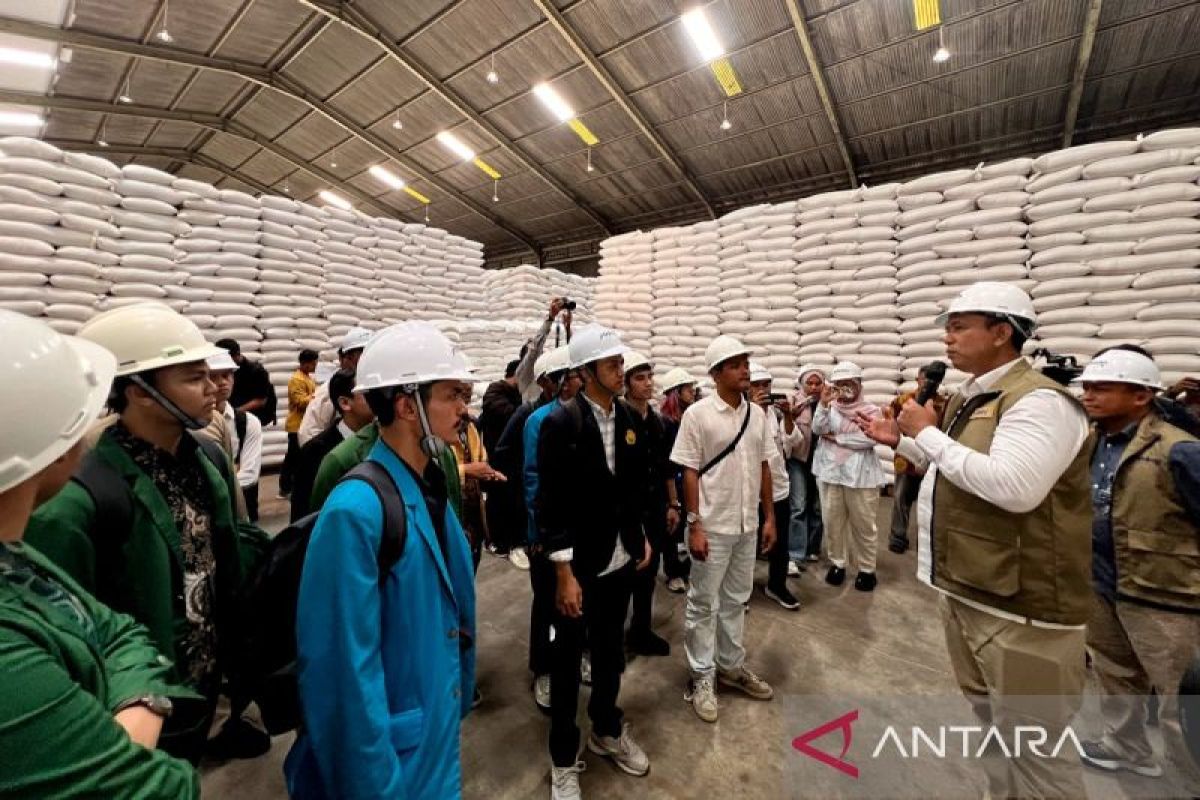 Bulog CEO Invites BEM SI to Verify Actual Rice Stock Conditions in Warehouse