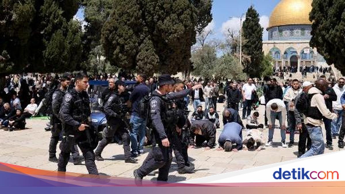 Dozens of Israeli Officials Call for Storming Al-Aqsa Mosque: What's Going On?