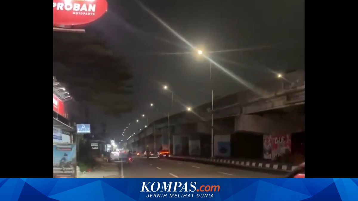 Street Lights in Jatinegara, East Jakarta, Out After Panel Components Stolen, Repair Target in 2 Days