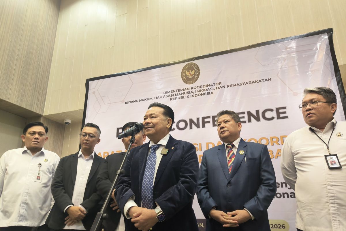 Government reviews regulations on placement of Polri personnel in ministries