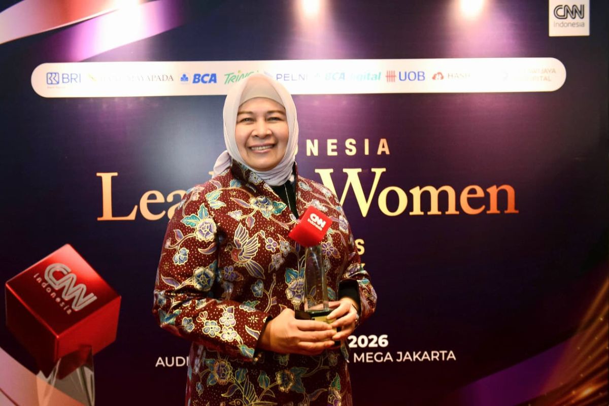 BTN Director Hermita Receives Award as Inspirational Leader