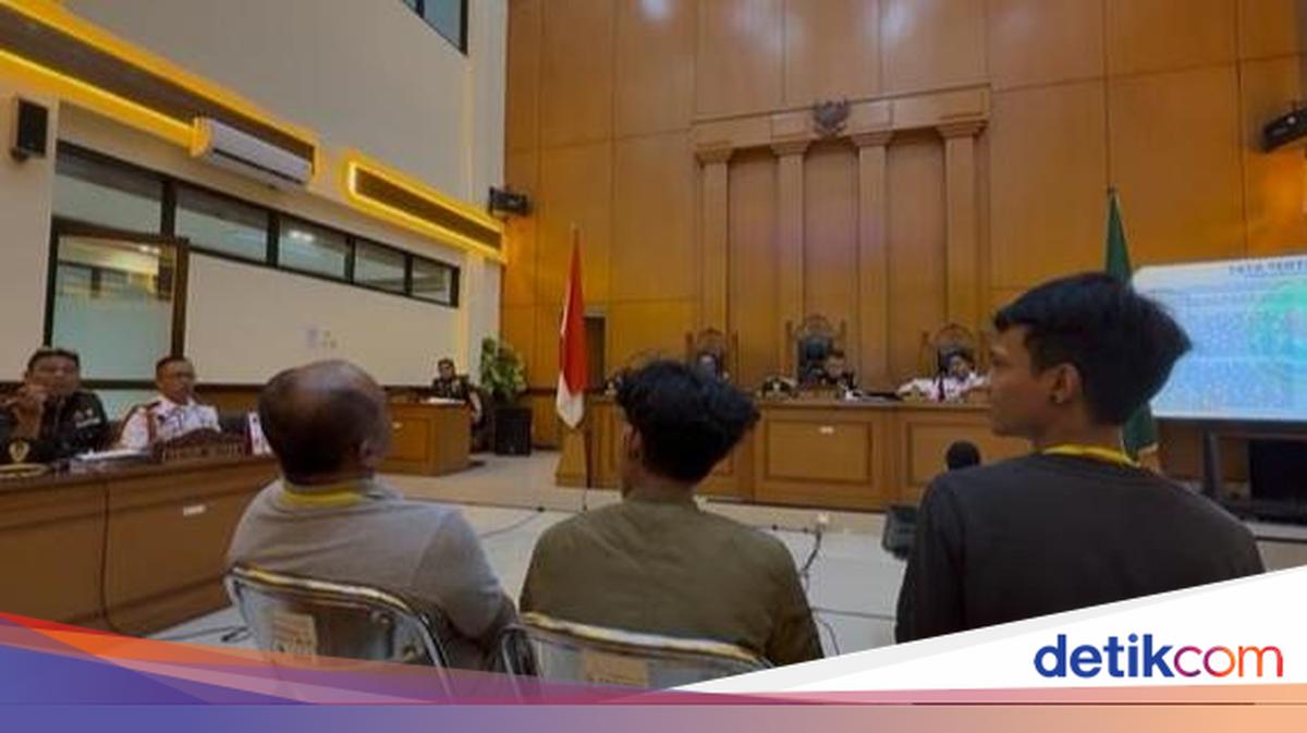 Witness's Account of Assisting Andrie Yunus After Acid Attack: His Shirt Was Destroyed