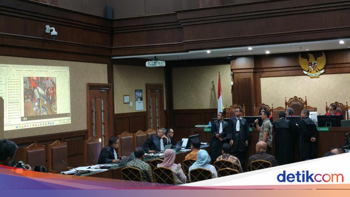 'Sultan' of the Ministry of Manpower Surrenders Documents for 4 Ducati Motorcycles and Nissan GT-R, Some Without Registration
