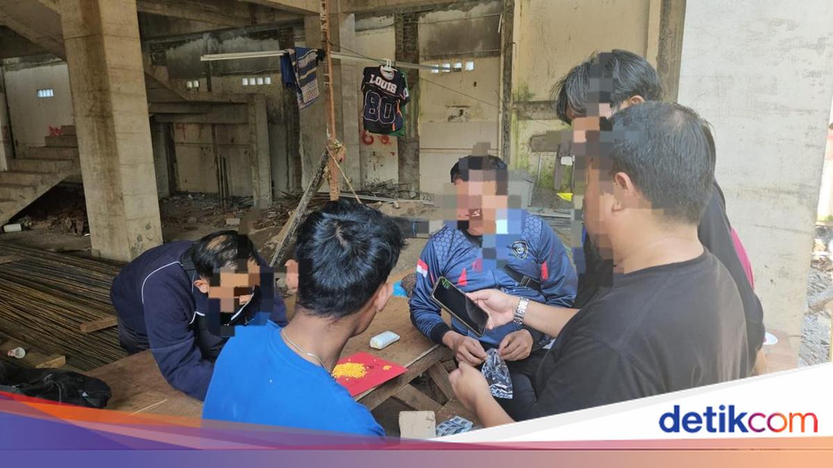 Two Men from West Java Caught in BPOM Sting Operation in Mataram, Carrying 620 Illegal Tablets