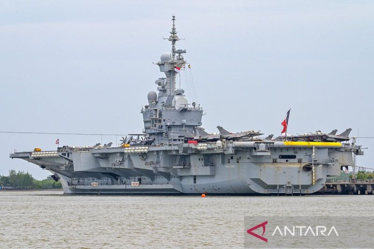 France deploys aircraft carrier group to Red Sea to support maritime security