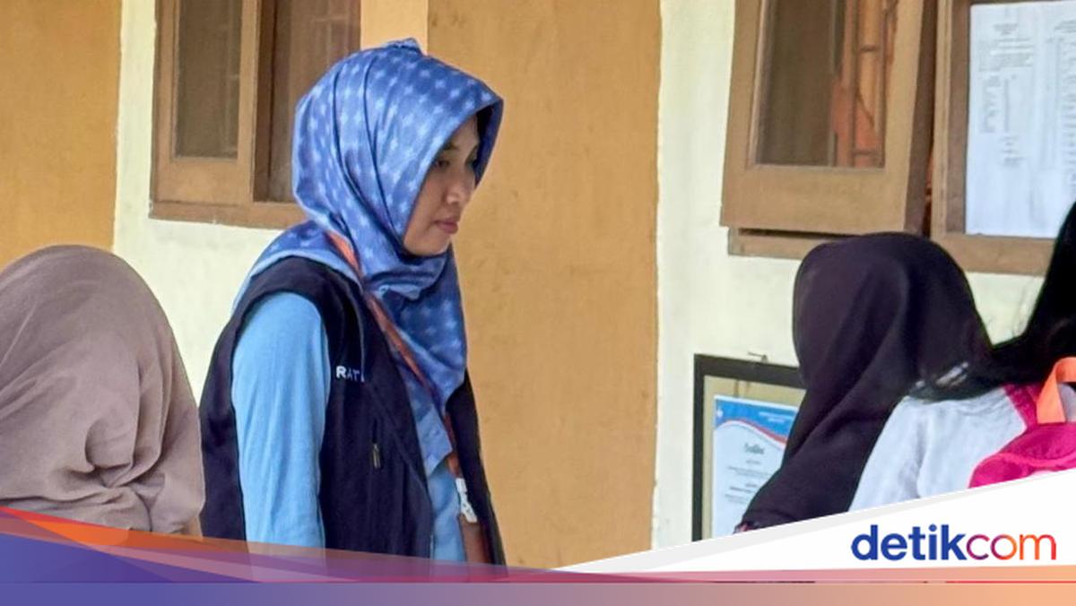 Public High School in Mataram Charges Fees for Students Seeking Graduation Certificates