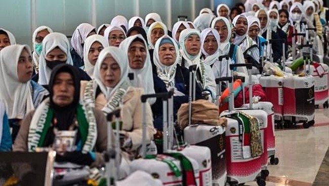 Hajj News: 10 Deceased, 12,000 Pilgrims Undergo Outpatient Treatment in Saudi Arabia