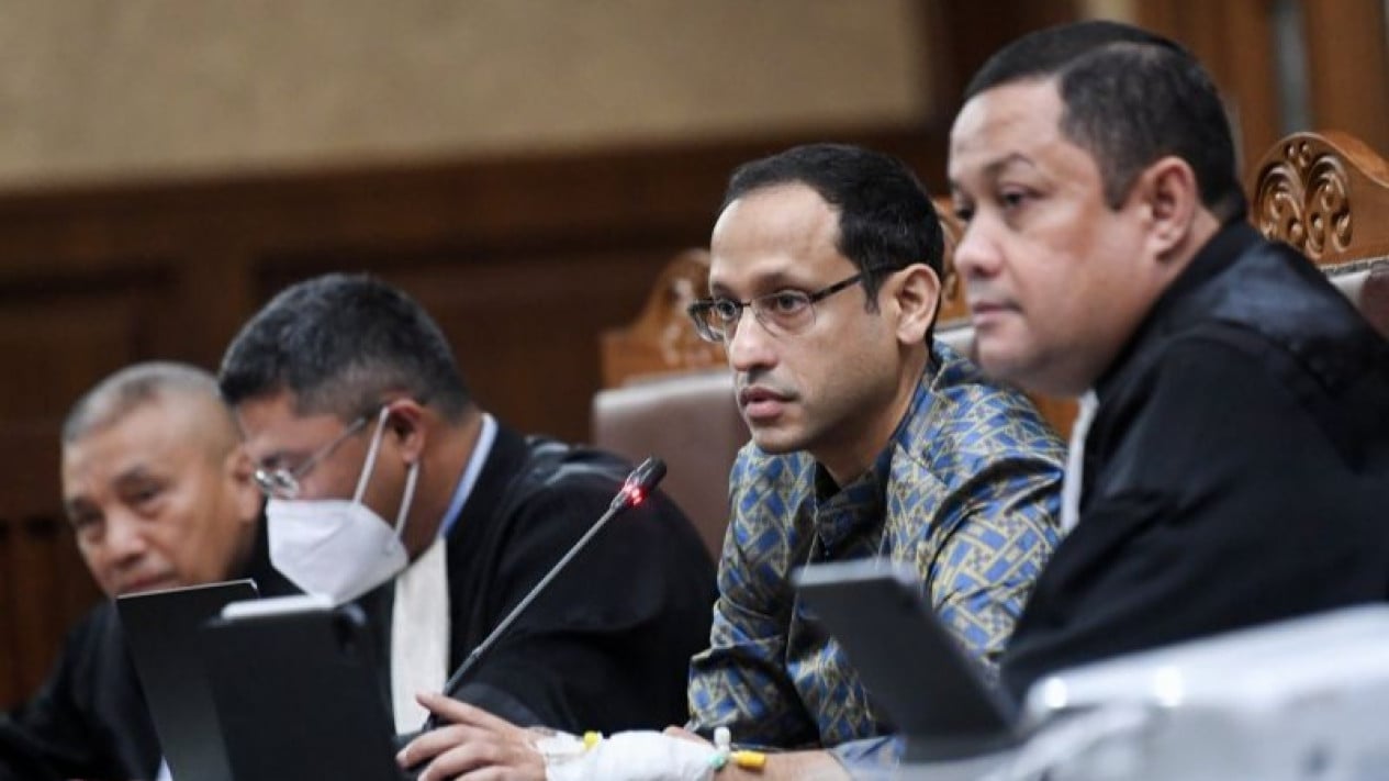 Prosecutors Question Independence of Expert in Chromebook Corruption Trial