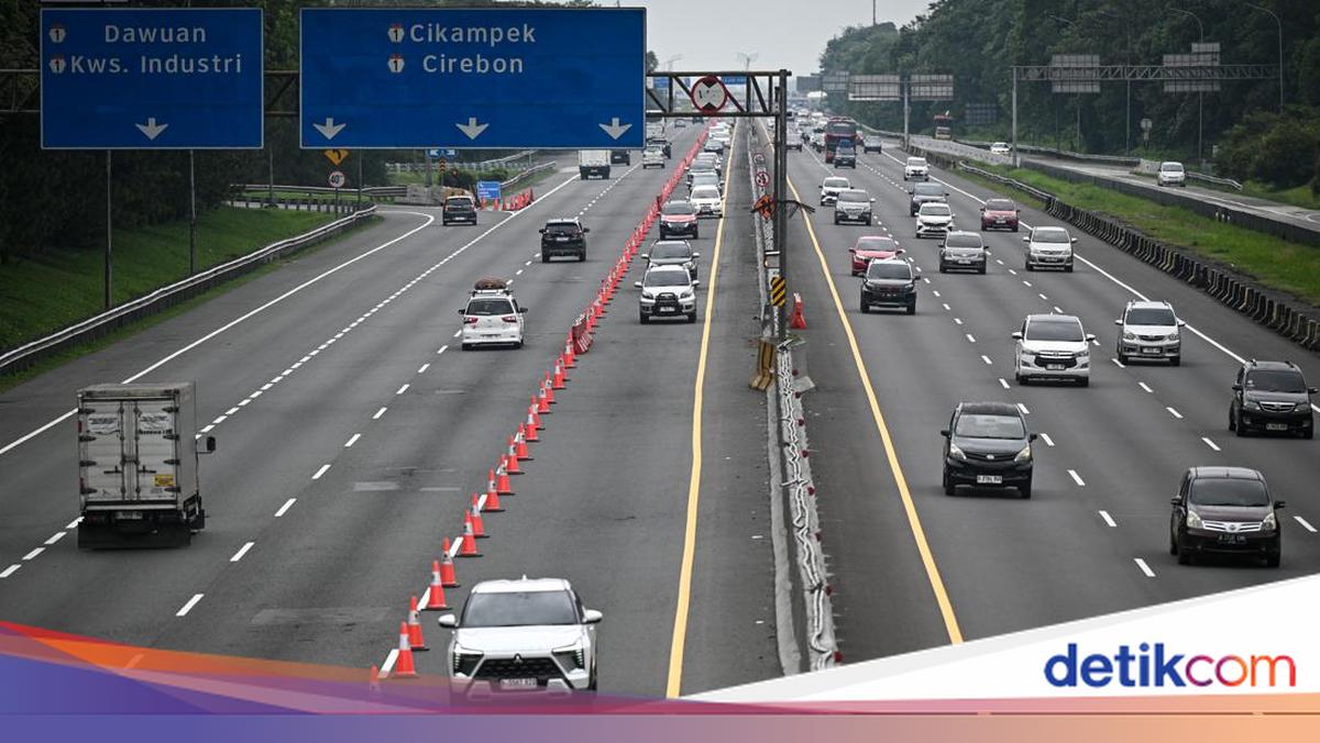 Contraflow Implemented on Cikampek Toll Road for 5 Kilometres This Morning