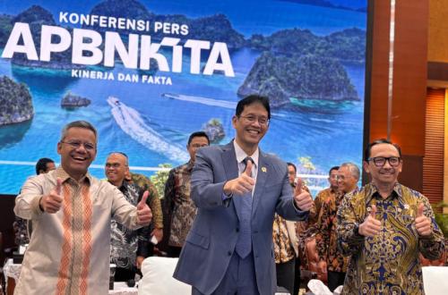Finance Minister Purbaya Brings Prayers for Economic Growth on Hajj Pilgrimage
