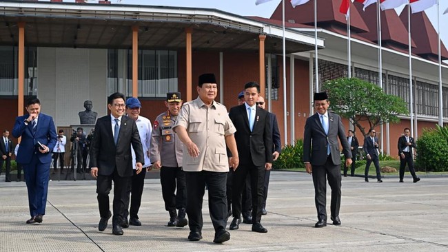 Accompanying Prabowo to the Philippines, Bahlil Aims to Promote Nickel Cooperation
