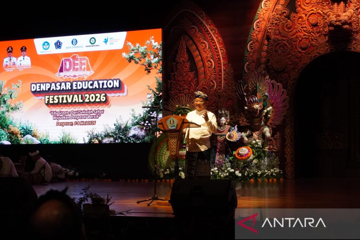 Minister of Basic and Secondary Education Praises Schools in Bali for Turning Waste into Useful Products