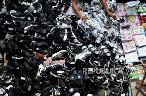 From Broken Shoes to a Humanitarian Tragedy