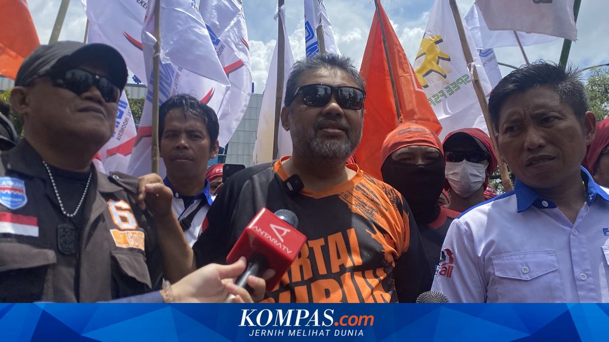 KSPI Storms Ministry of Manpower Office, Demands Ban on Outsourcing