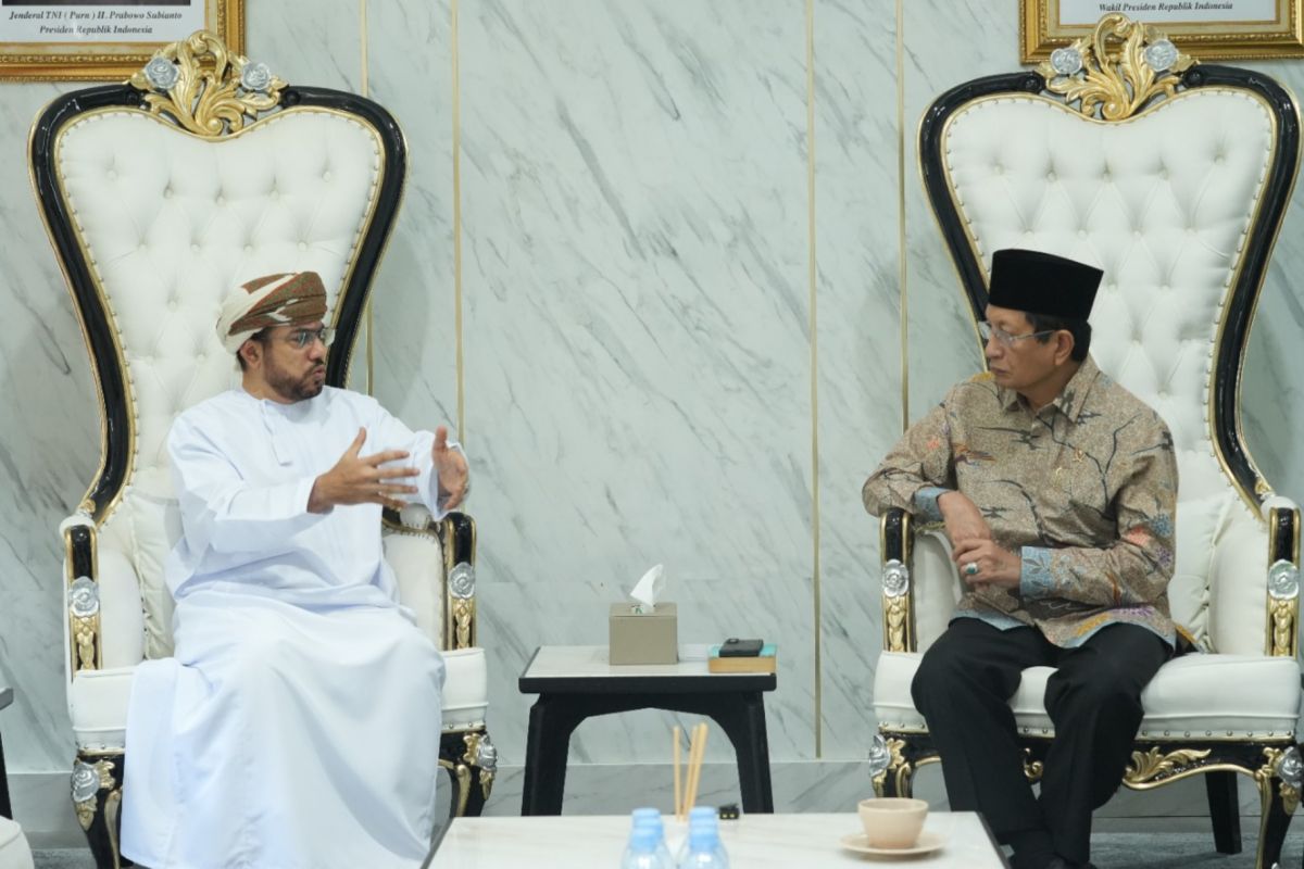 Religious Affairs Minister meets Omani Ambassador to discuss scholarship opportunities for Indonesian students