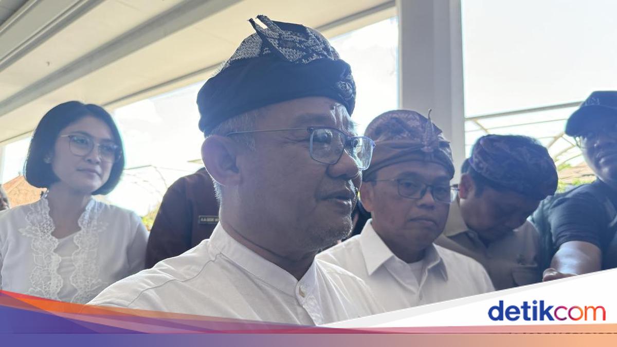 Minister Mu'ti Reveals Many Schools Quietly Hiring Honorary Teachers as Data is Rectified