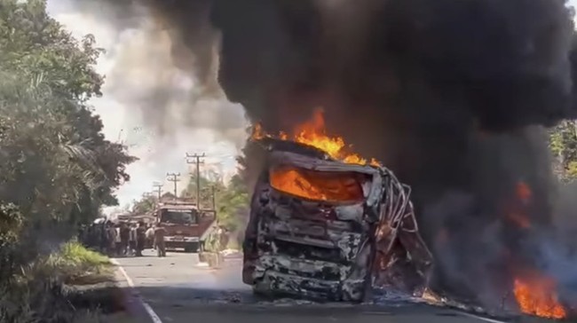 16 People Die in ALS Bus Fire After Crash, Ministry of Transportation Responds