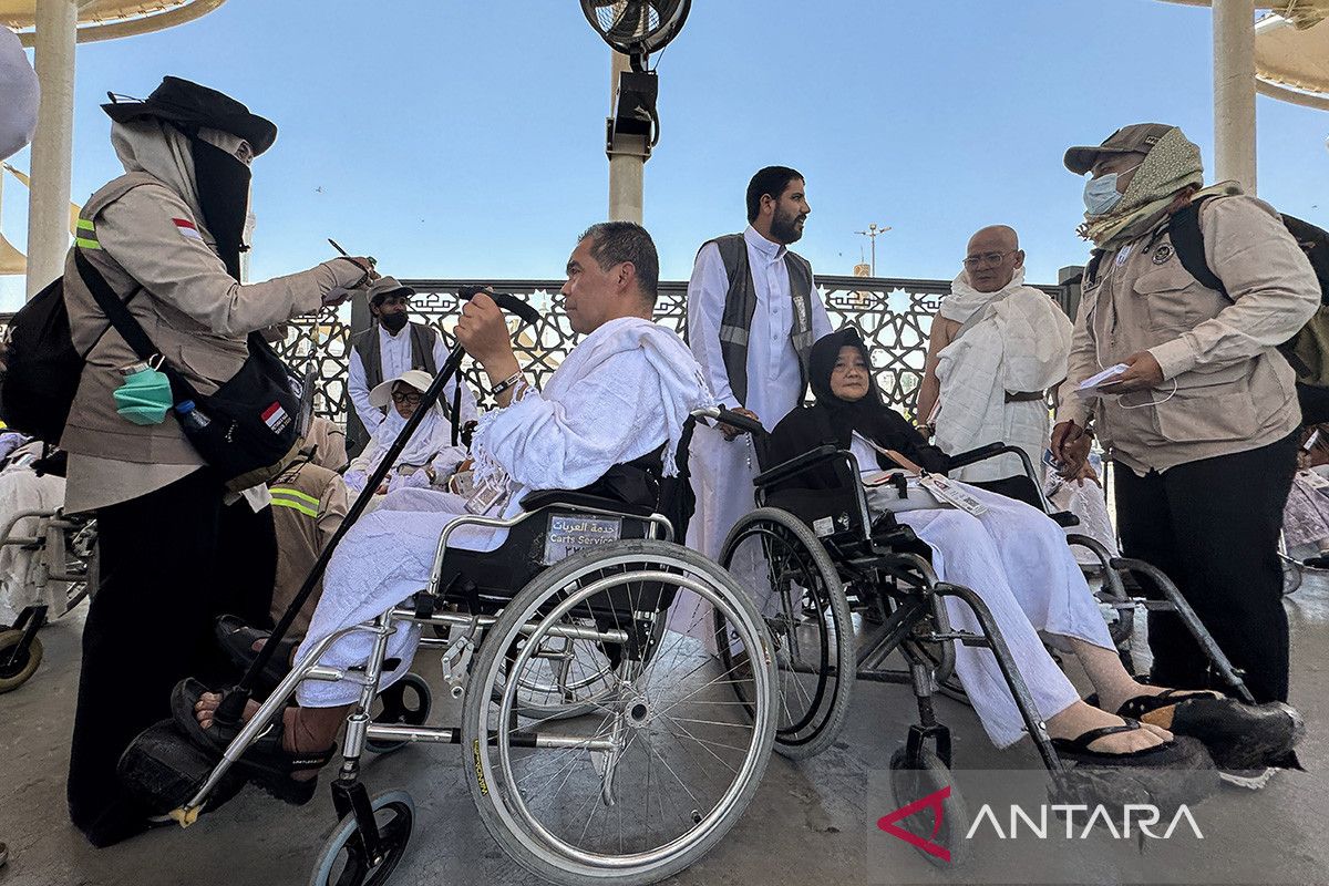To Maintain Pilgrims' Fitness, Indonesia's Ministry of Hajj and Umrah Bans City Tours Before Hajj Peak