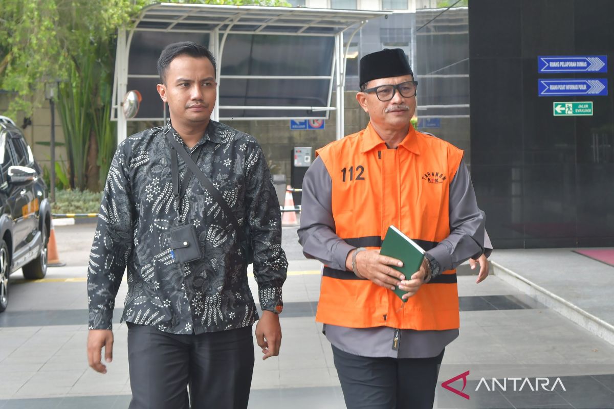 KPK summons DPRD Secretary and former Madiun City Department Head as witnesses