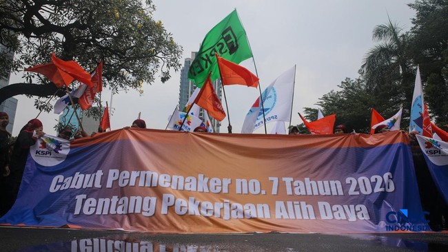 Labour Leader Gives 14 Days to Revoke New Outsourcing Rules, Plans to Approach Prabowo