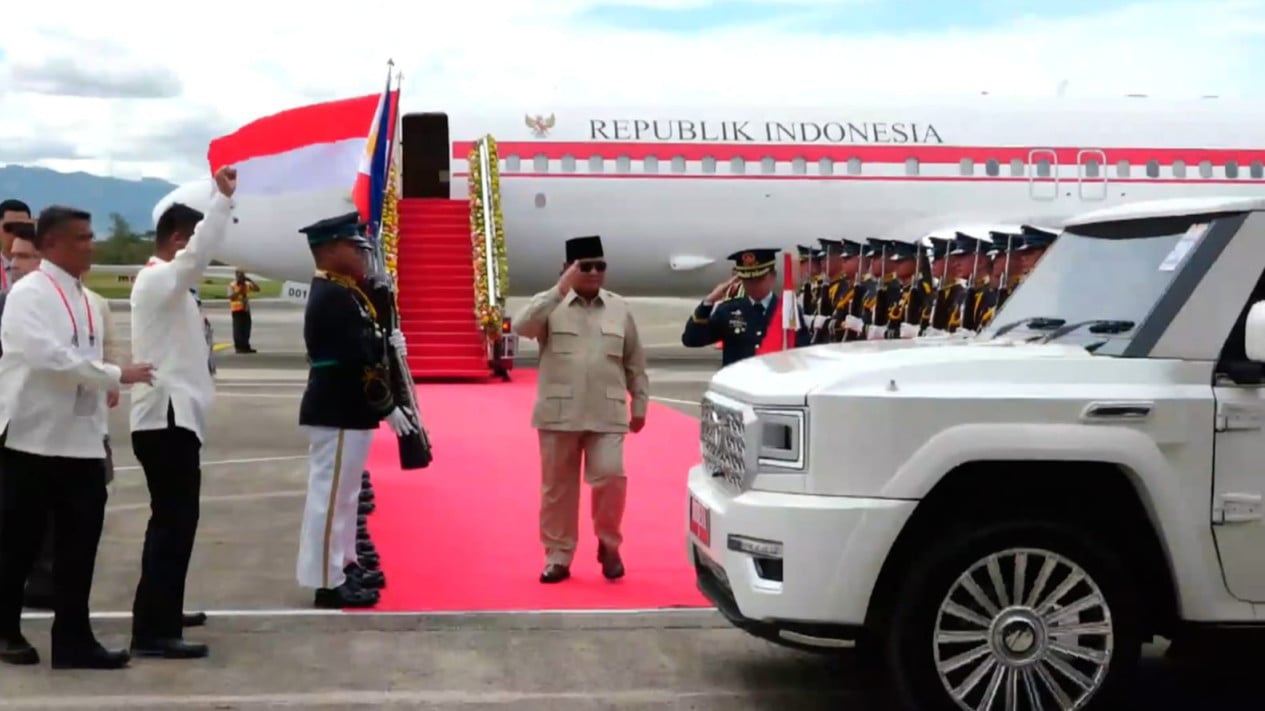 Attending the 48th ASEAN Summit, Prabowo Rides Maung Upon Arrival in the Philippines
