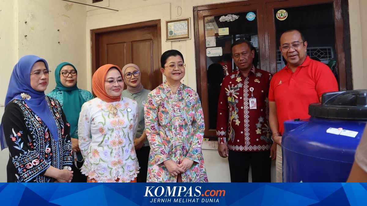 PAM JAYA and DKI Jakarta PKK Empowerment Team Distribute 357 Free Water Tanks in East Jakarta