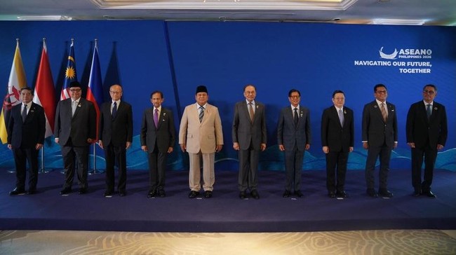 Standing Out! Here's Prabowo's Fashion Style at the 2026 ASEAN Summit