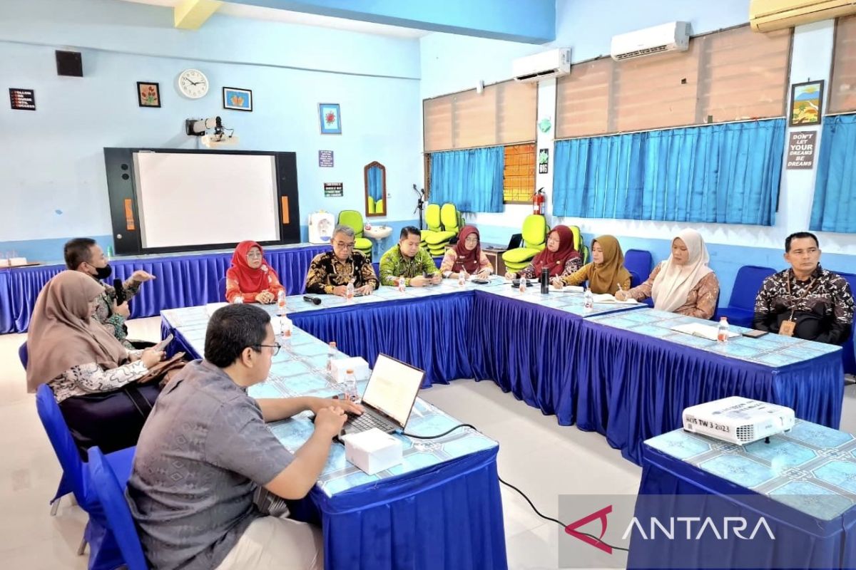 DKI Information Commission Urges SMPN 107 in South Jakarta to Enhance Public Information Services
