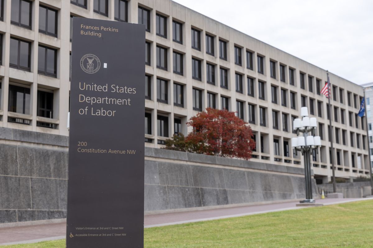 US Private Sector Job Creation Exceeds Expectations in April 2026