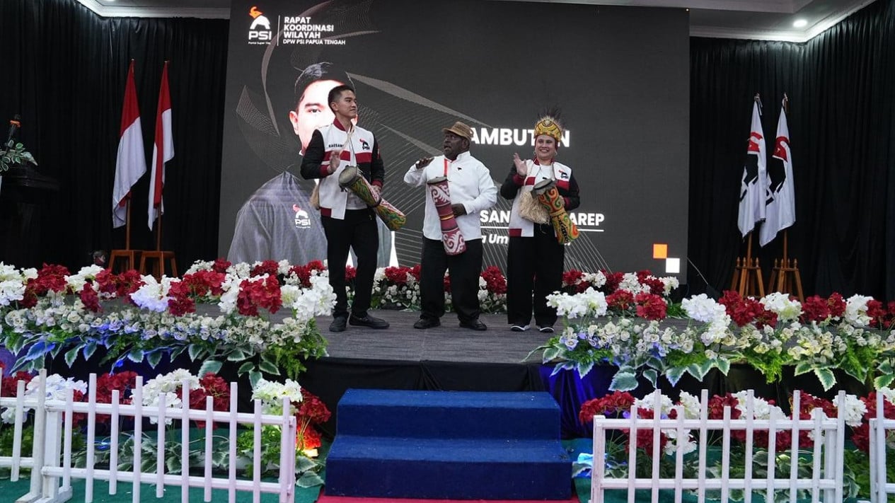 Jokowi's Name Chanted During Installation of PSI Central Papua Regional Board Officials