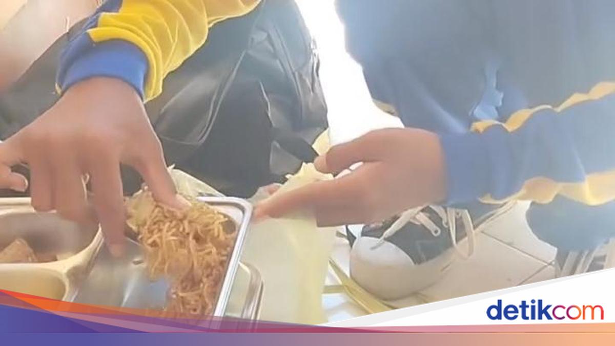 Viral Story of Middle School Student in Bima Packing Free Nutritious Meal to Share with Four Siblings