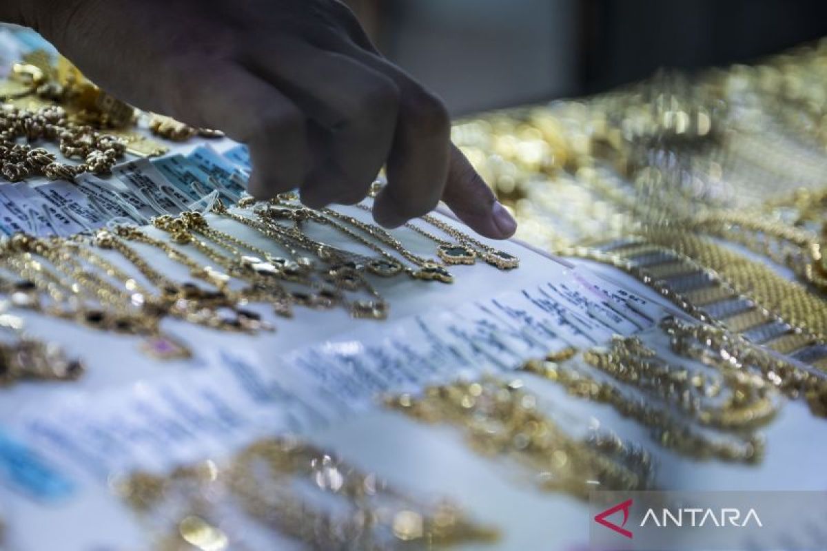UBS-Antam-Galeri24 Gold Prices at Pegadaian Fluctuate This Friday Morning