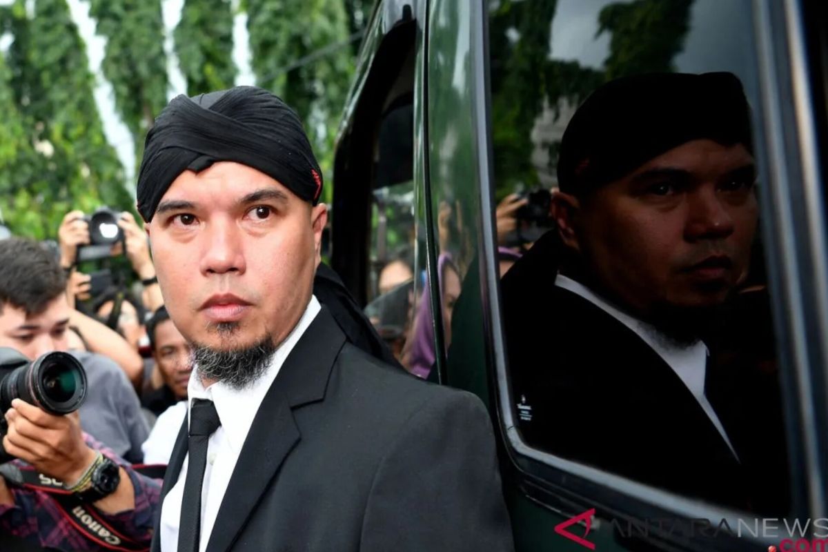 Yesterday's crimes: Ahmad Dhani's account hacking to harassment case