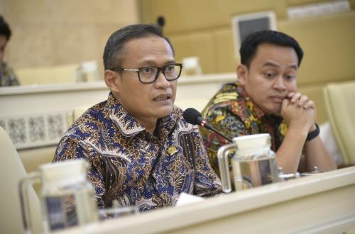 Fate of Non-ASN Teachers Still Uncertain, Here Are Some Proposed Solutions