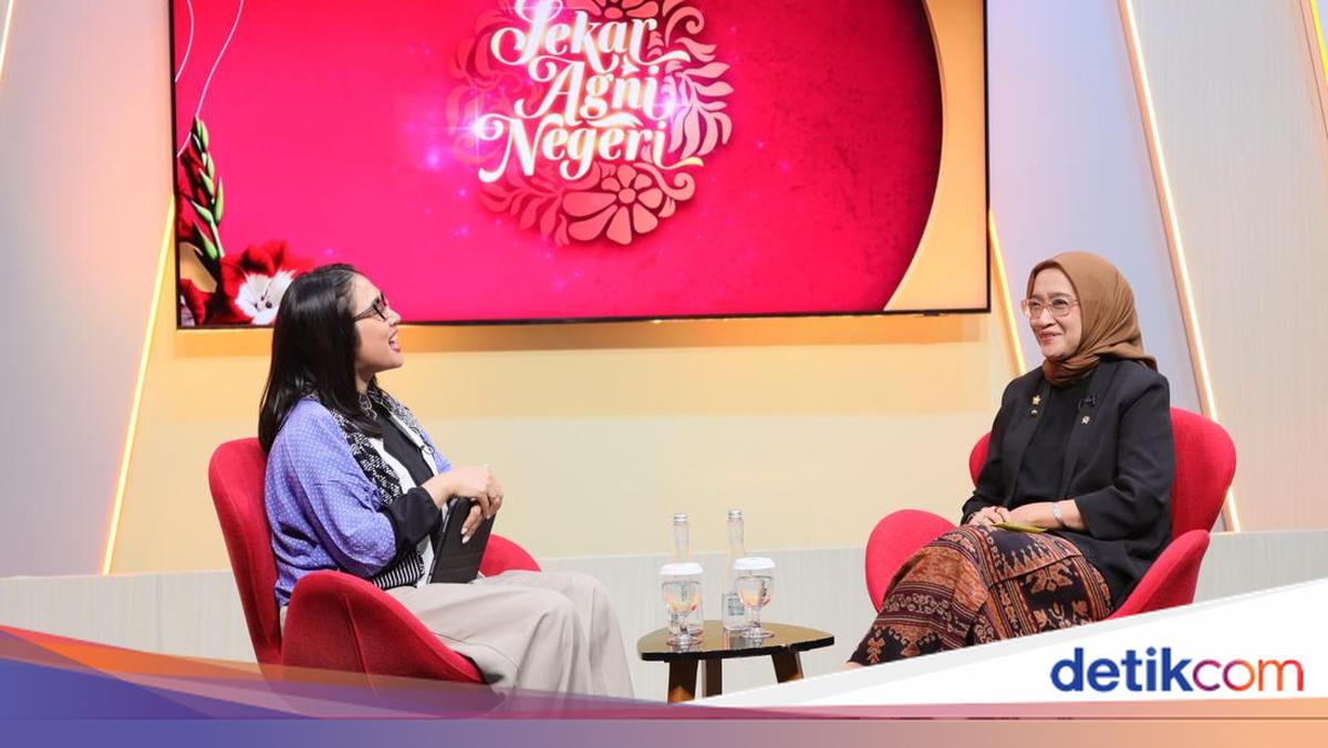 Sekar Agni Negeri Appreciates Rini Widyantini's Contributions to Bureaucratic Reform