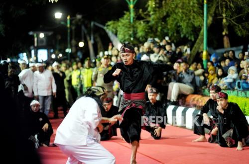 To Fulfil Public Demand, Sunda Cultural Procession Stops in Garut