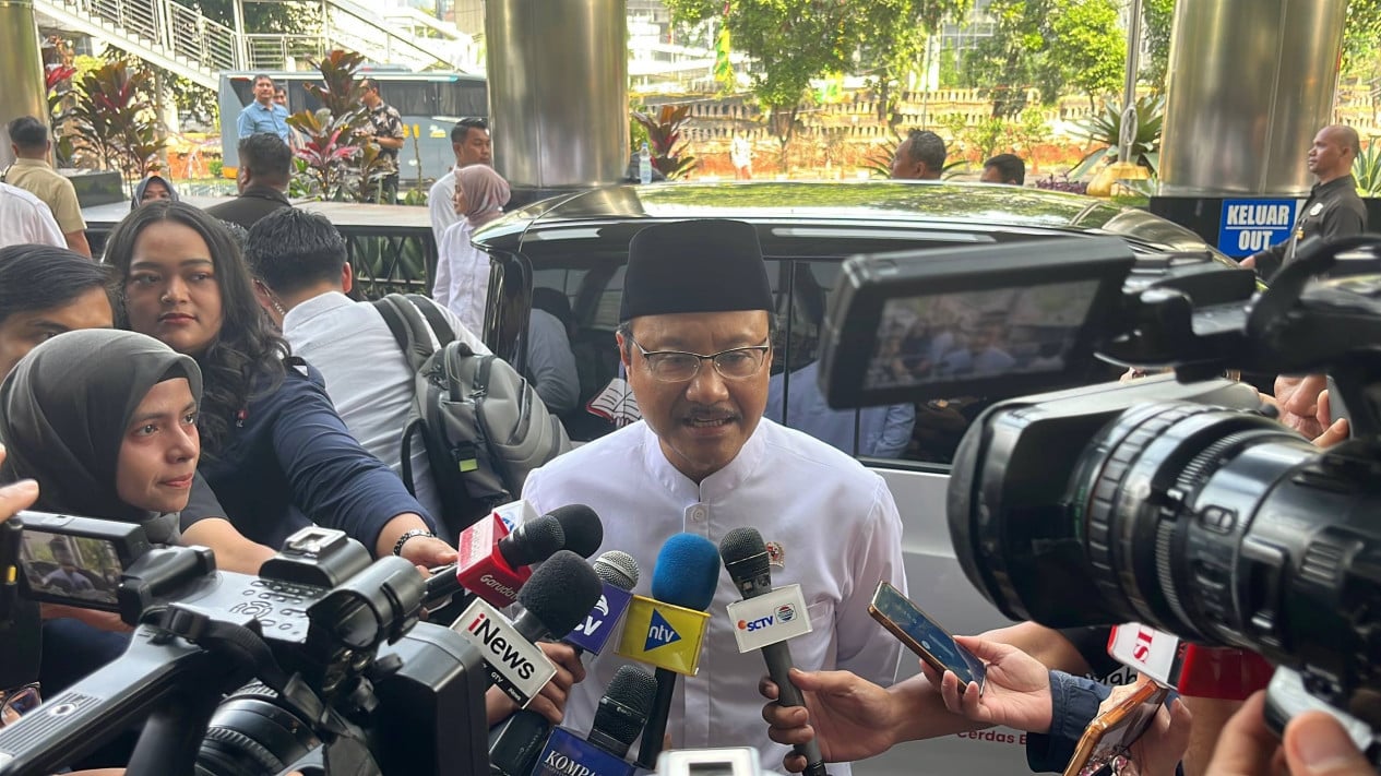 Social Minister Gus Ipul Visits KPK to Consult on People's School Procurement
