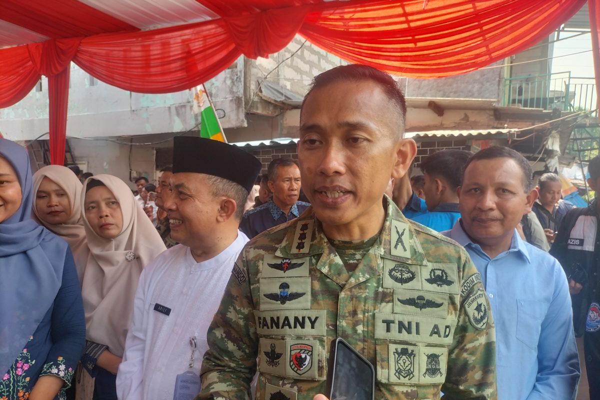 Indonesian Army Builds Bridge to Aid Residents in North Jakarta