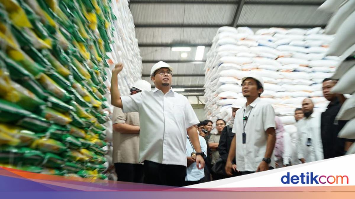 Andre Rosiade Inspects Bulog Warehouse in West Sumatra, Rice Stock Sufficient Until 2027
