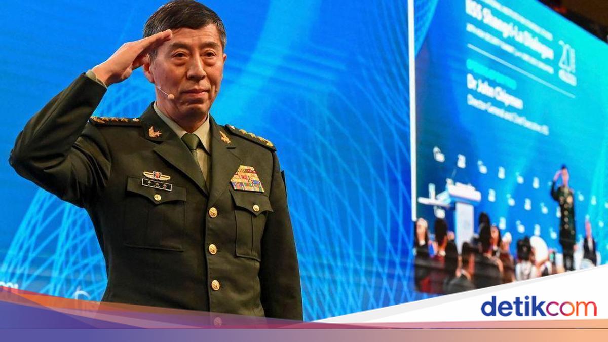 Two Former Chinese Defence Ministers Sentenced to Death in Corruption Case