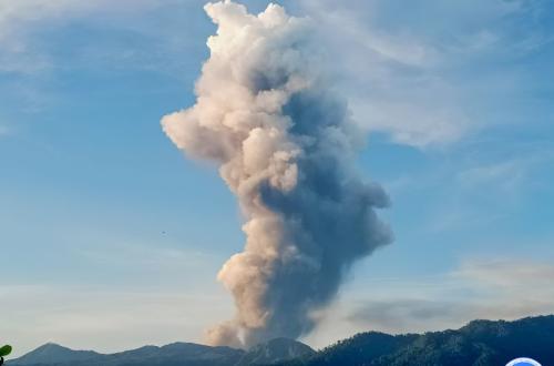 Mount Dukono in Malut Erupts, Alert Level Status, Tobelo City at Risk of Impact
