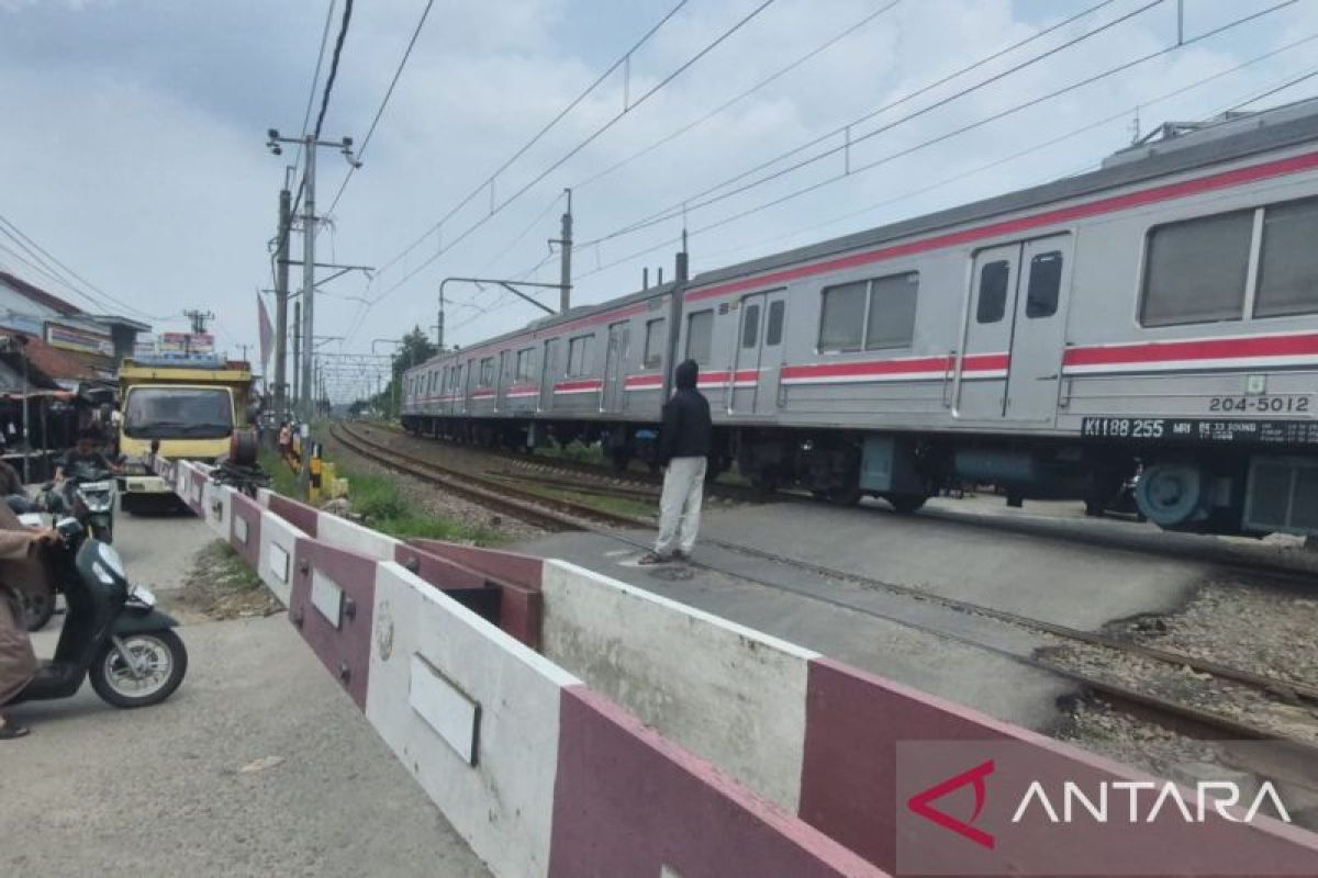KRL Daru-Parung Panjang Disrupted Due to Vandalism