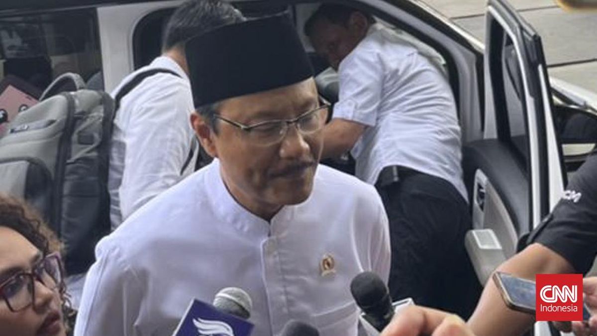 Social Minister: Many Notes from KPK on People's School Programme