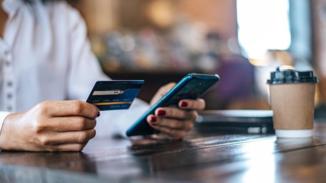 Behind the Surge in Investment Credit, Corporations Are Actually Holding Back on Expansion