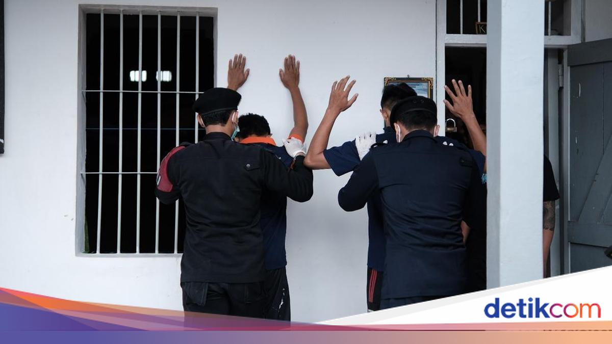 Joint Raid at Tabanan Prison Targets Illegal Mobile Phones and Drugs